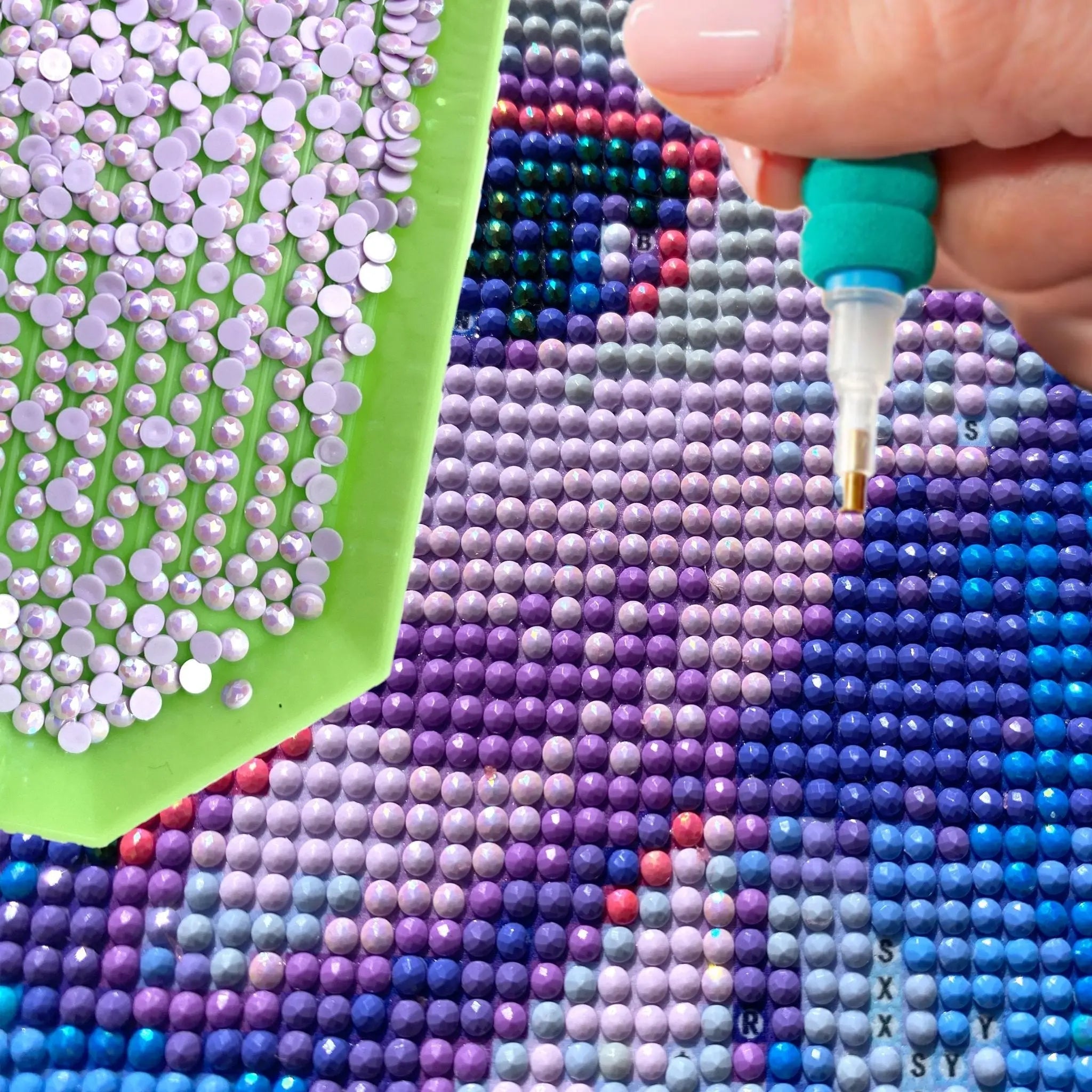 Custom 6000pcs Diamond Painting Beads in 12 Grid Storage Container – YLJ Art  Shop